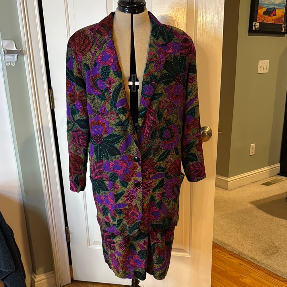 Floral Patterned Rayon Blazer and Skirt Set